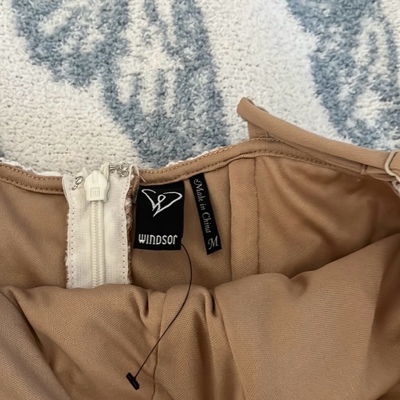 Windsor sound the horn trumpet lace dress - Picture 7 of 12